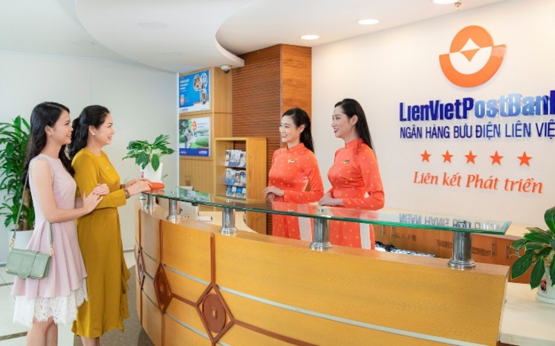 Nhân viên hỗ trợ tín dụng LienVietPostBank thu trung bình 13.6 triệu VNĐ/tháng