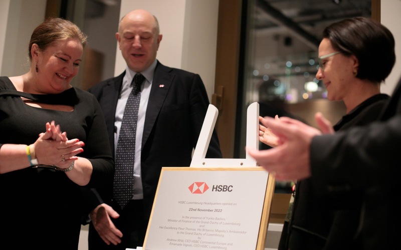 HSBC không công khai mức lương cho vị trí giám đốc quản lý bất động sản